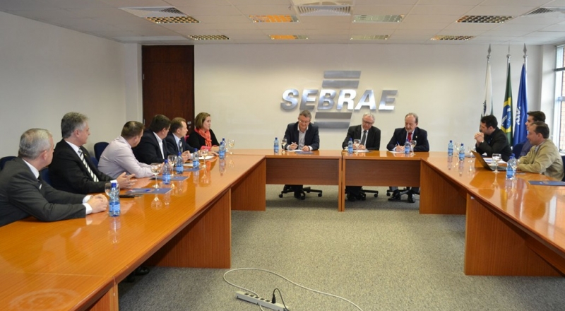Entidades buscam solução para os problemas com a Jucepar